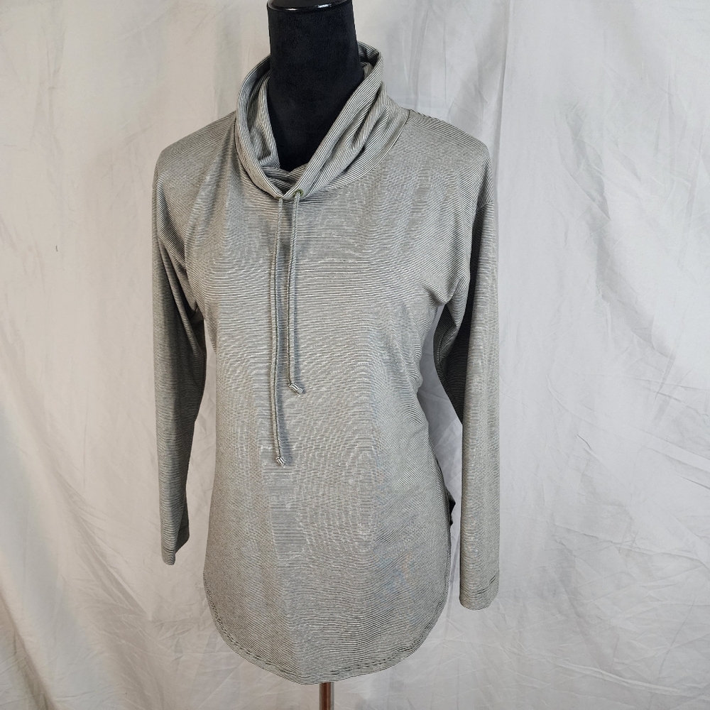 New‎ LANDS' END Size XS (2-4) Green Micro Stripe Drawstring Neck Curved Hem Top